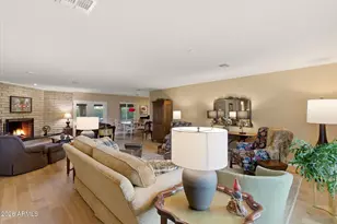 221 W Butler Dr, Phoenix, AZ 85021 - Photo 10