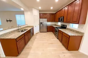 10788 W Bronco Trail, Peoria, AZ 85383 - Photo 2