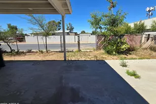 1822 W Lynne Ln, Phoenix, AZ 85041 - Photo 10