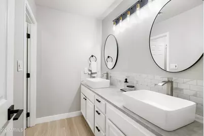 813 W Gleneagles Drive, Phoenix, AZ 85023 - Photo 16