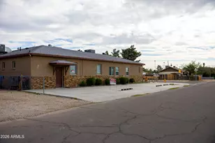 9027 North 11th St, Phoenix, AZ 85020 - Photo 2