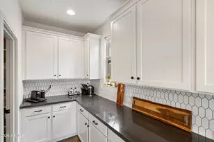 17834 W Thistle Landing Dr, Goodyear, AZ 85338 - Photo 16