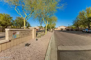10683 N 70th Ave, Peoria, AZ 85345 - Photo 24