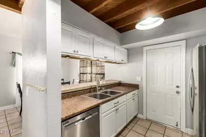 842 E Manor Drive, Chandler, AZ 85225 - Photo 12