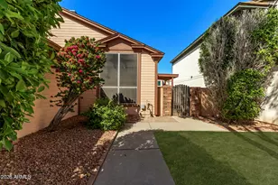 842 E Manor Dr, Chandler, AZ 85225 - Photo 6