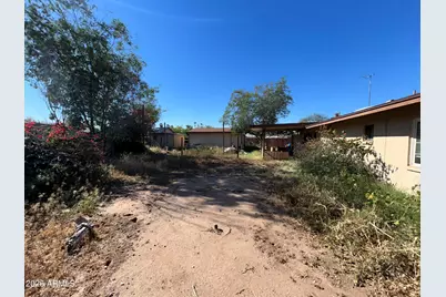 7949 W Montecito Avenue, Phoenix, AZ 85033 - Photo 18