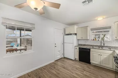 1706 N 17th Avenue, Phoenix, AZ 85007 - Photo 10