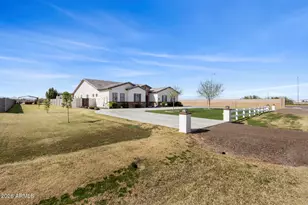 3020 S Diamond Dr, Chandler, AZ 85286 - Photo 4