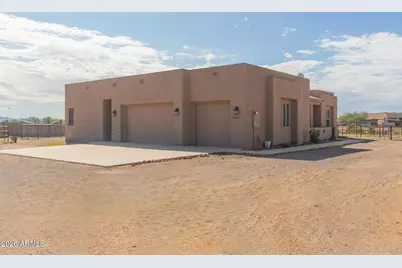 22603 W Laura Street, Wittmann, AZ 85361 - Photo 2