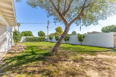 8531 E Clarendon Avenue, Scottsdale, AZ 85251 - Photo 24