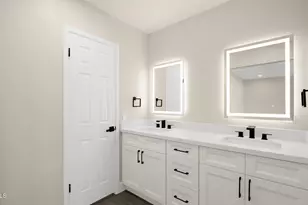 116 E Helena Dr, Phoenix, AZ 85022 - Photo 20