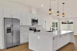 116 E Helena Dr, Phoenix, AZ 85022 - Photo 6