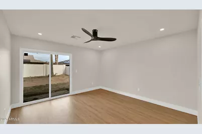 116 E Helena Drive, Phoenix, AZ 85022 - Photo 16