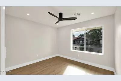 116 E Helena Drive, Phoenix, AZ 85022 - Photo 14