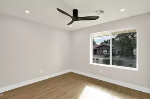 116 E Helena Dr, Phoenix, AZ 85022 - Photo 14