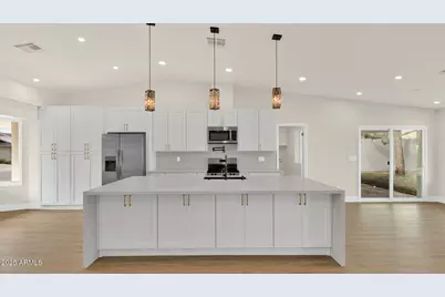 116 E Helena Drive, Phoenix, AZ 85022 - Photo 8