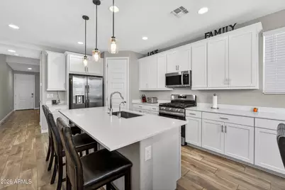 8114 E Petunia Avenue, Mesa, AZ 85212 - Photo 2