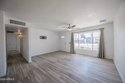 8518 E Rancho Vista Drive, Scottsdale, AZ 85251 - Photo 6