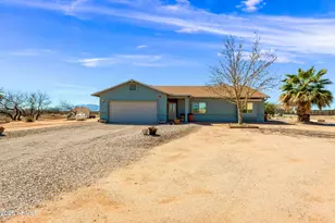 638 E Birch St, Huachuca City, AZ 85616 - Photo 2