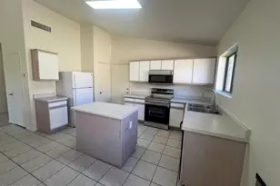 15204 W Honeysuckle Ln, Surprise, AZ 85374 - Photo 10