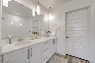 7300 E Earll Dr, Scottsdale, AZ 85251 - Photo 20