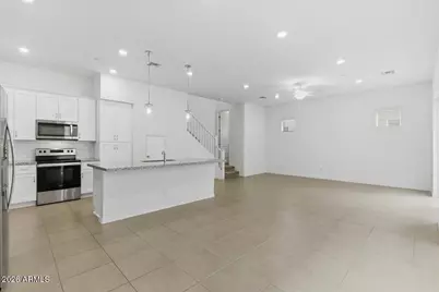 265 E Balsam Drive, Chandler, AZ 85286 - Photo 4