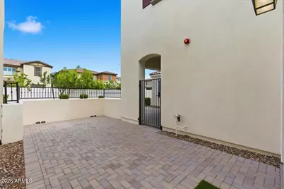 265 E Balsam Drive, Chandler, AZ 85286 - Photo 2