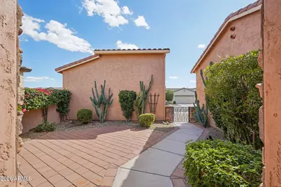 17770 W Cottonwood Lane, Goodyear, AZ 85338 - Photo 4