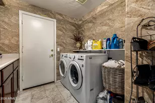 2042 E Dias Dr, Gilbert, AZ 85234 - Photo 38