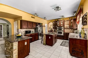 2042 E Dias Dr, Gilbert, AZ 85234 - Photo 18