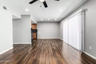 3810 N Maryvale Parkway #2020, Phoenix, AZ 85031 - Photo 4