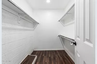 3810 N Maryvale Parkway #2020, Phoenix, AZ 85031 - Photo 12