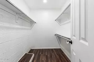 3810 N Maryvale Pkwy, Phoenix, AZ 85031 - Photo 12