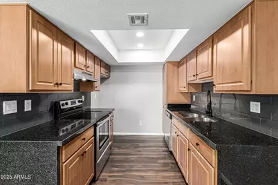 3810 N Maryvale Parkway #2020, Phoenix, AZ 85031 - Photo 6