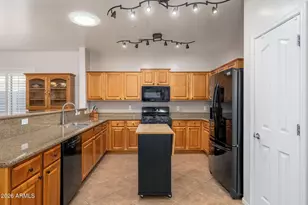 12618 W Ashby Dr, Peoria, AZ 85383 - Photo 4