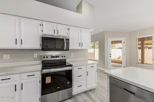 8939 W Wescott Dr, Peoria, AZ 85382 - Photo 16