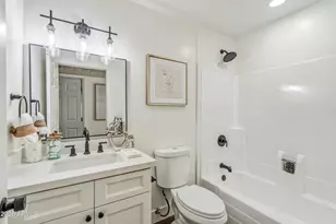 611 W Gibraltar Ln, Phoenix, AZ 85023 - Photo 32