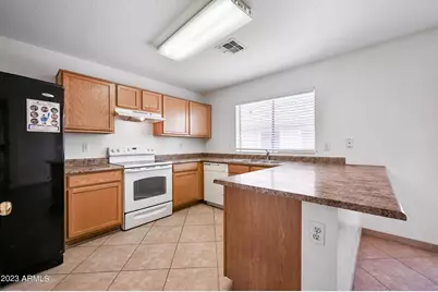 6723 S 31st Drive, Phoenix, AZ 85041 - Photo 8