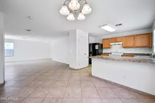 6723 S 31st Dr, Phoenix, AZ 85041 - Photo 6