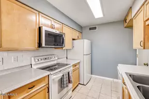 10110 N 97th Dr, Peoria, AZ 85345 - Photo 6