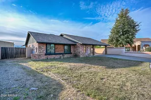 1719 W Yukon Dr, Phoenix, AZ 85027 - Photo 2