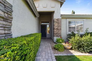 532 N Falcon Dr, Gilbert, AZ 85234 - Photo 52