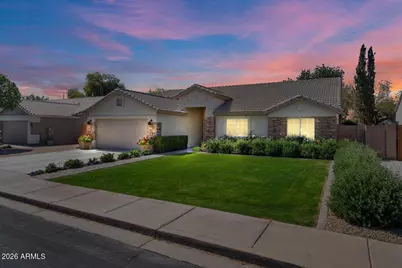 532 N Falcon Drive, Gilbert, AZ 85234 - Photo 1