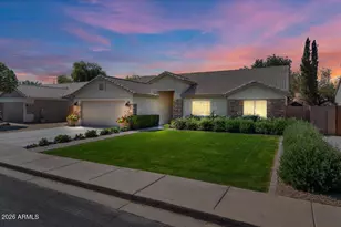 532 N Falcon Dr, Gilbert, AZ 85234 - Photo 1