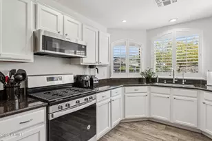 21610 N 44th Pl, Phoenix, AZ 85050 - Photo 14