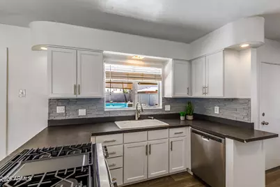 1807 E San Miguel Avenue, Phoenix, AZ 85016 - Photo 10