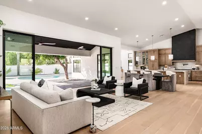 10228 N 55th Place, Paradise Valley, AZ 85253 - Photo 2