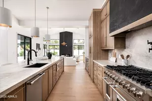 10228 N 55th Pl, Paradise Valley, AZ 85253 - Photo 12