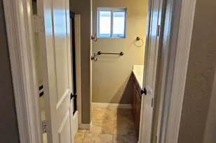 9030 S 10th Dr, Phoenix, AZ 85041 - Photo 4