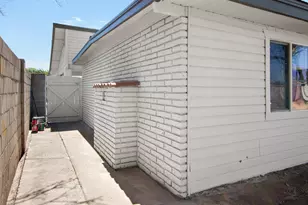 684 W Carla Vista Dr, Chandler, AZ 85225 - Photo 14